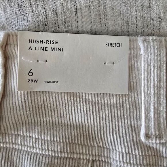 NWT American Eagle Outfitters Cream Mini Skirt - Picture 4 of 4